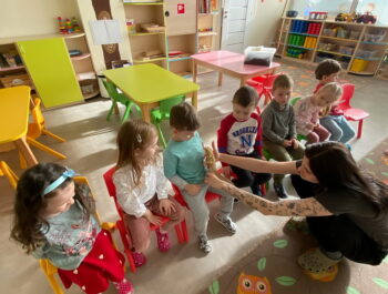 Simonka a jašterica Agama bradatá